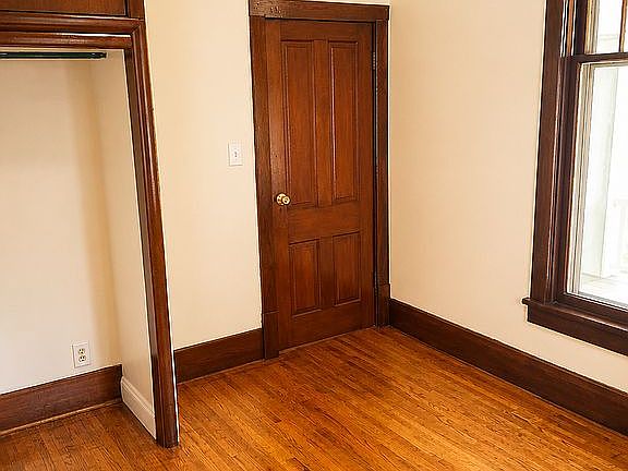 5th image of 1118 Ella St