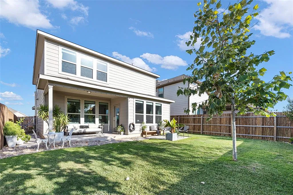 3 bed, 2.5 bath, 2143 sqft, $2,575 — Photo 4