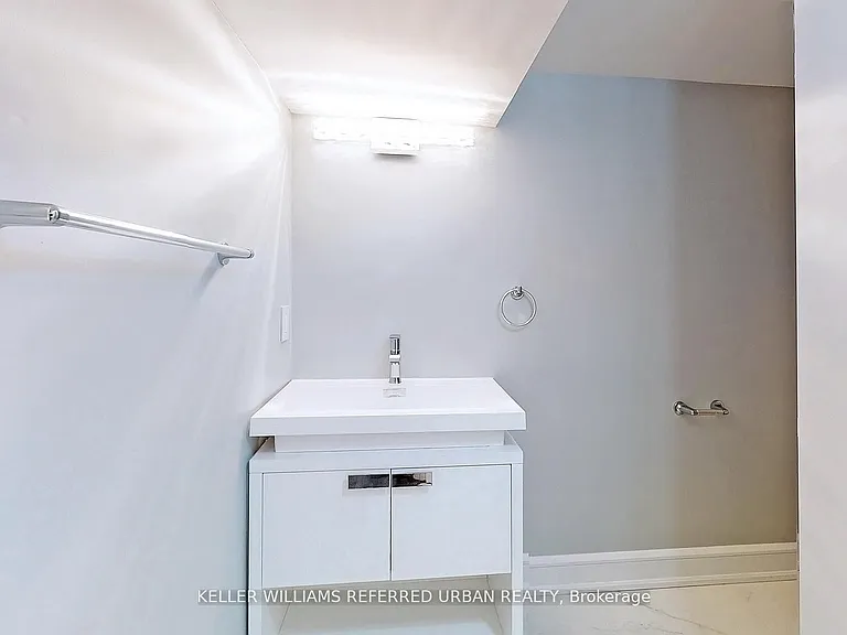783 Dufferin St #1 — Photo 5