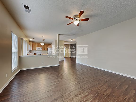 2nd image of 3813 Parkway Vista Dr
