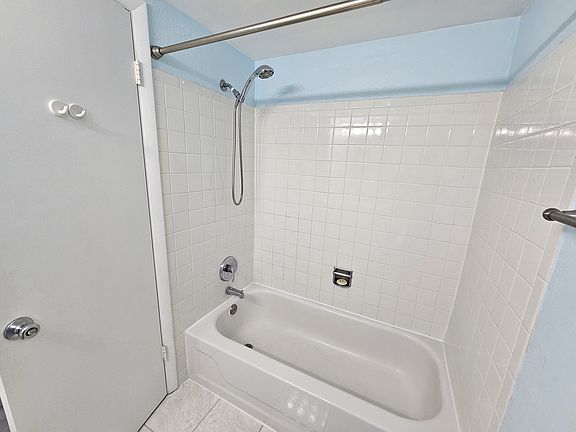 2nd image of 1463 Mercury Dr APT 420