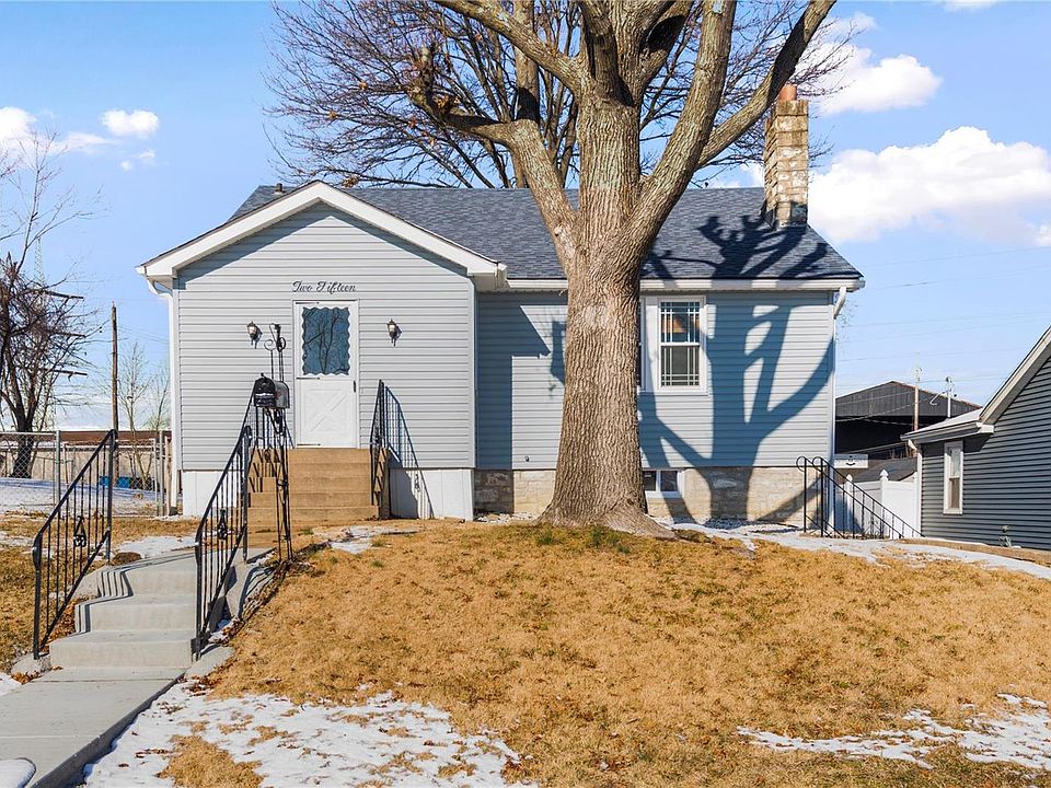 1st image of 215 Pardella Ave