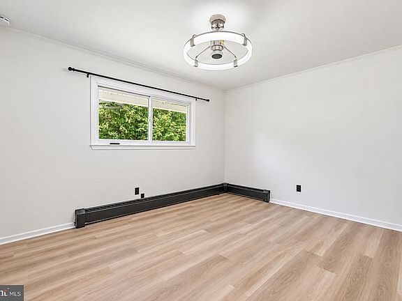 4th image of 51 Farrell Ave