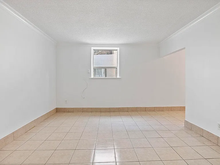 2903 Saint Clair Ave E #BACHELOR — Photo 5