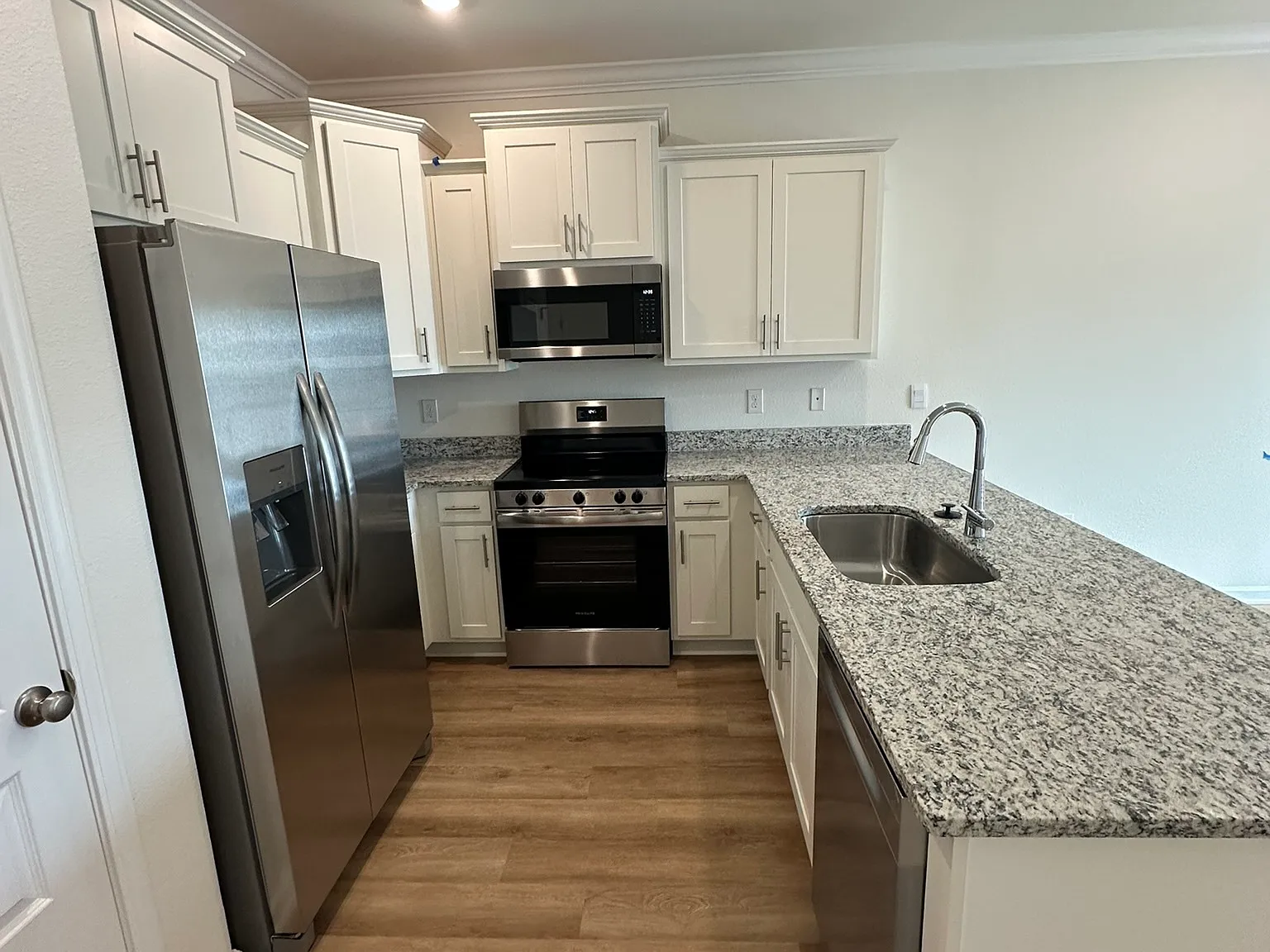 3 bed, 2.5 bath, 1437 sqft, $2,250 — Photo 3