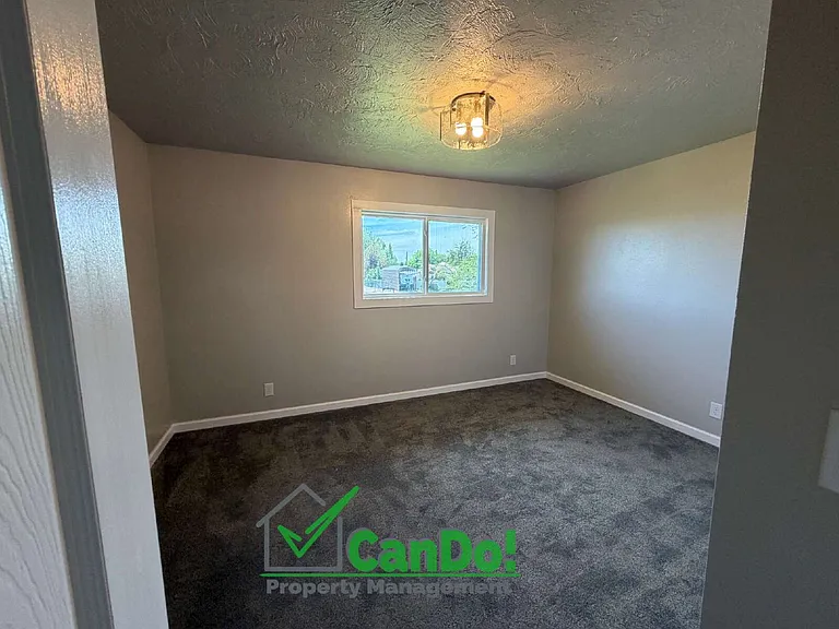 270 Carol Dr #1 — Photo 14