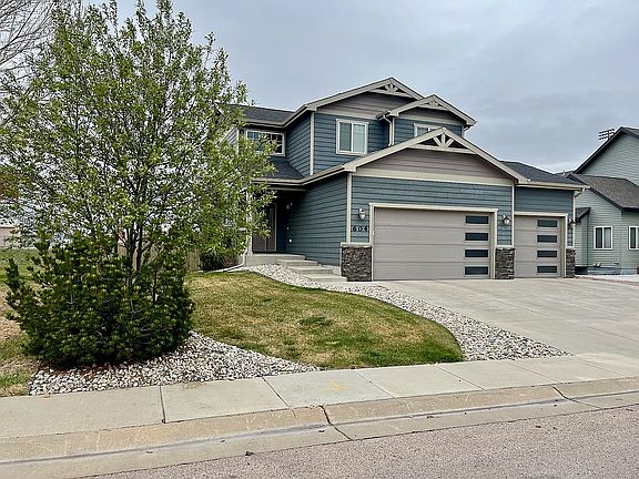 3rd image of 604 Running West Dr
