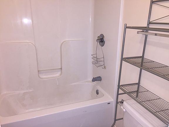 5th image of 302 Forest Ave #B