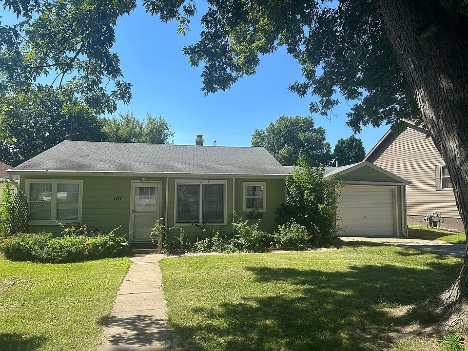 1st image of 1717 E Lawn Dr