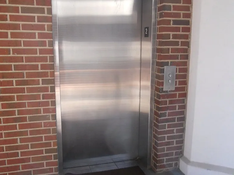 515 E Capitol Ave #206 — Photo 1