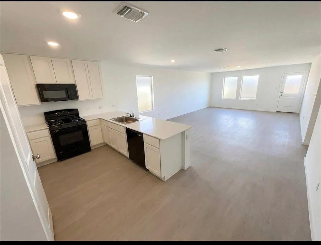 3 bed, 1508 sqft, $1,749 — Photo 2