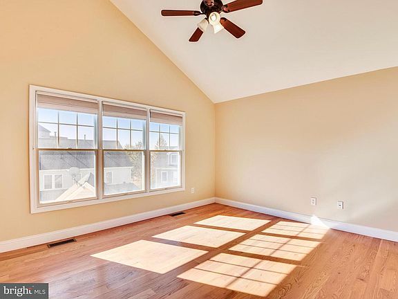 3rd image of 560 Leaning Oak Mews