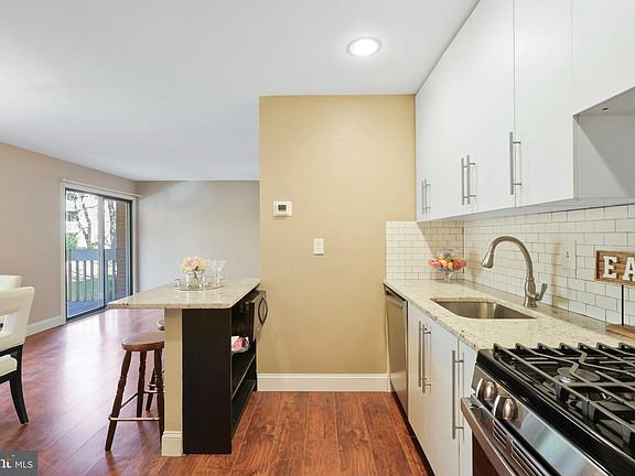 3rd image of 7439 Little River Tpke APT 104