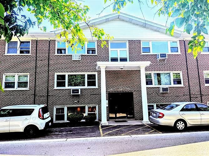1st image of 10153 Hartford Ct APT 1A