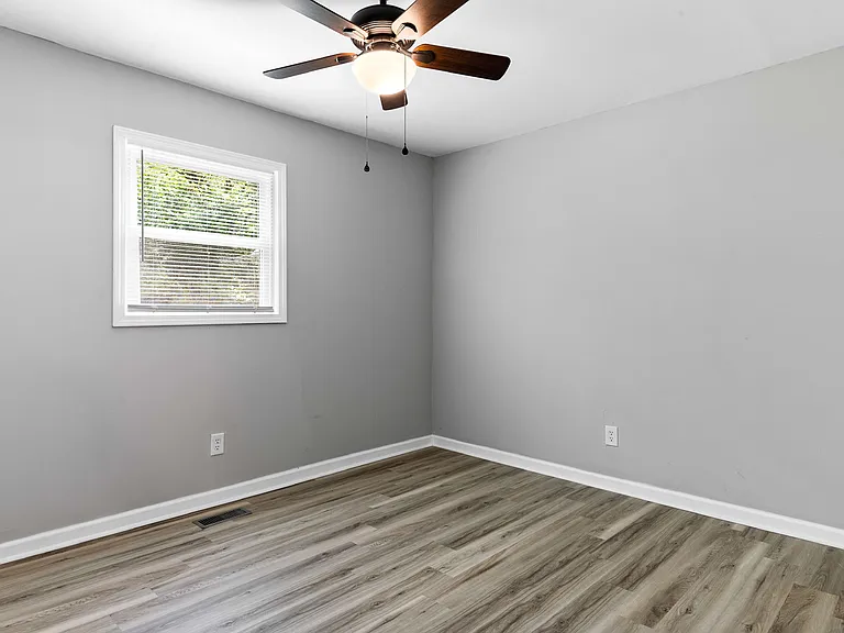 1586 3rd Street Dr NE — Photo 13