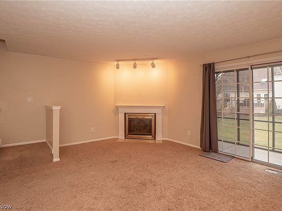 5th image of 8010 Amberly Cir NW
