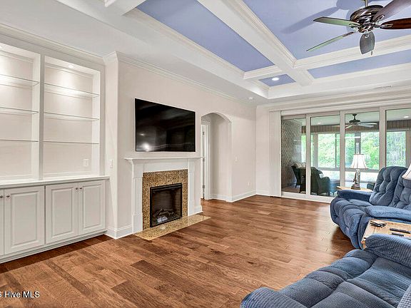 5th image of 404 Glenn Ellen Drive