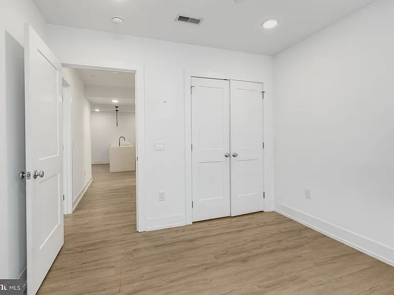 1335 N Marston St #402 — Photo 17
