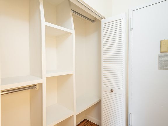 3rd image of 204 W 14th St APT 6F