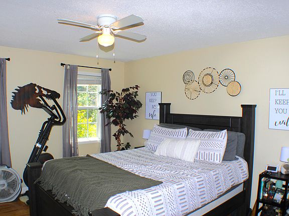 4th image of 235 Willbrook Cir NE