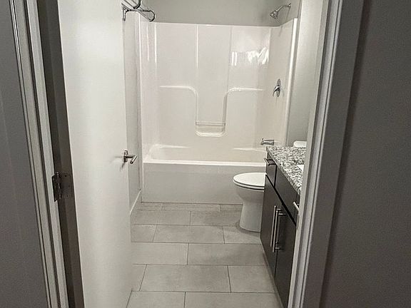 4th image of 905 Broadway Blvd APT 304