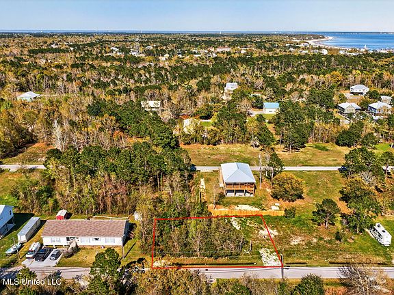 3rd image of 222 Pine Ridge Dr