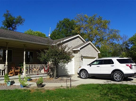 3rd image of 33646 Yeager Ln