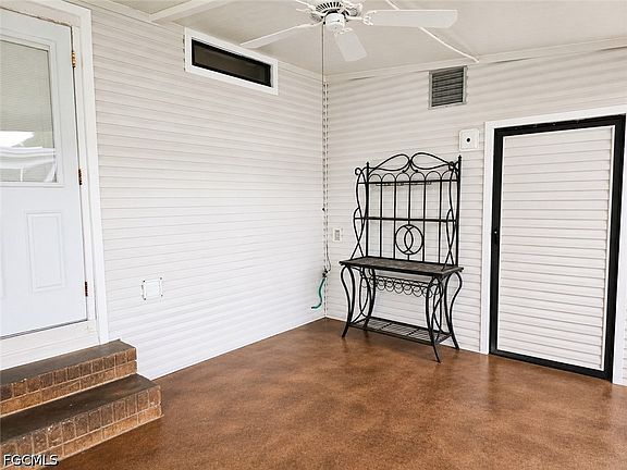 2nd image of 20 Grosbeak Ln #20