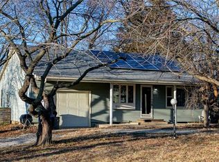 906 Ward Ave, Lawrence, KS 66044