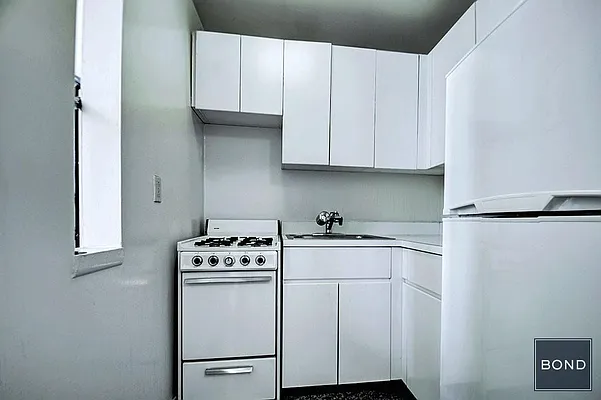 Rented by Bond New York | media 20