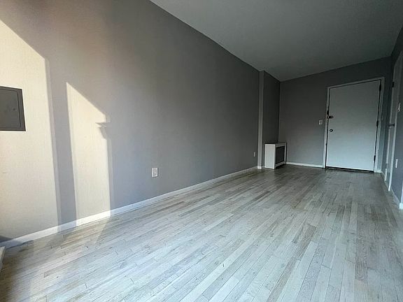5th image of 165 E 90th St APT 5A
