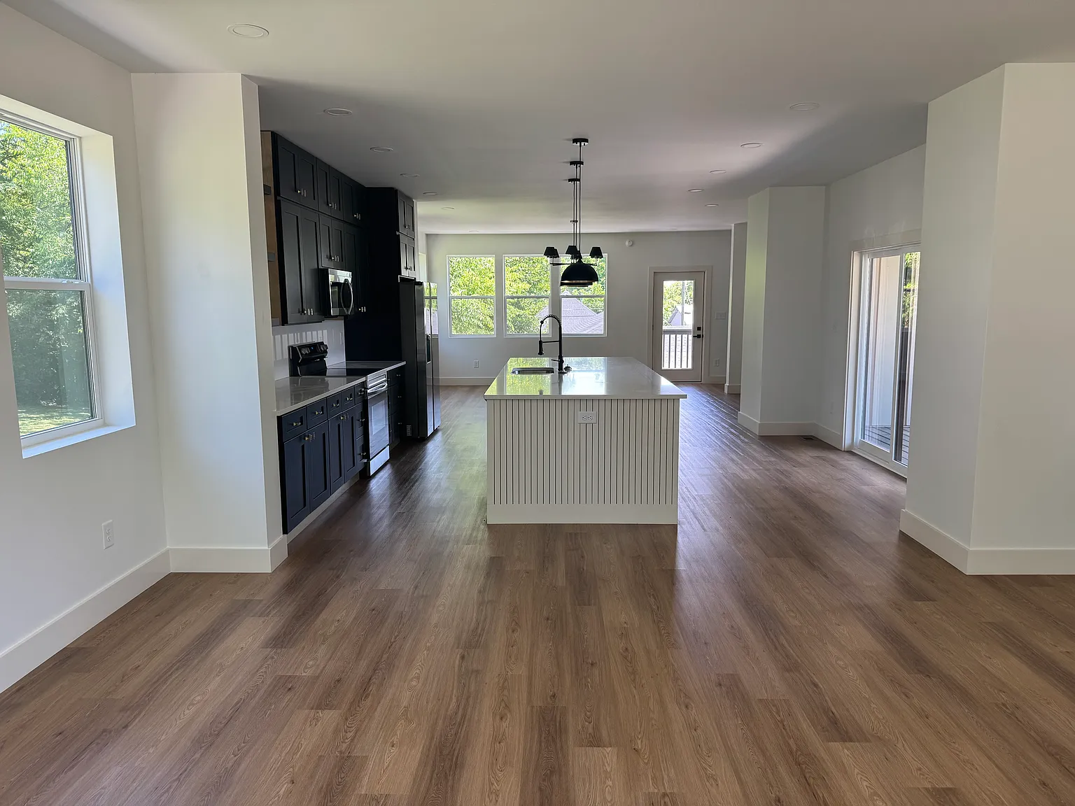 2816 Nichols Ave — Photo 1