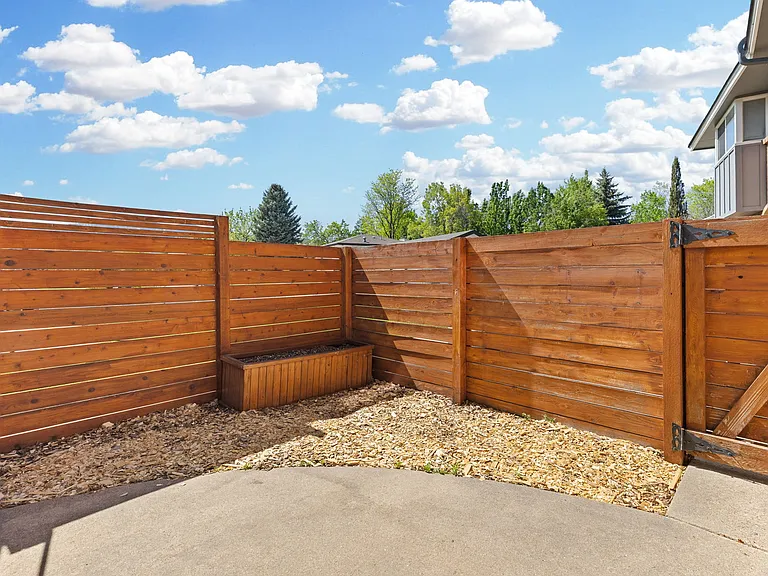 2666 Sherwood Cir — Photo 49
