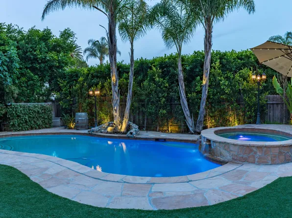 15232 Hartsook St, Sherman Oaks, CA 91403