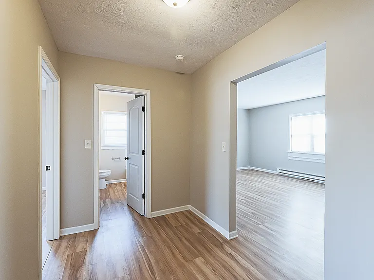 3426 Starr St #B — Photo 10