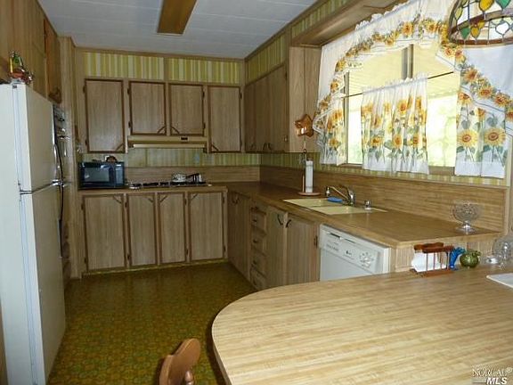 2nd image of 50 Sherwood Cir
