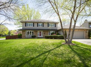 9564 Yukon Cir, Bloomington, MN 55438