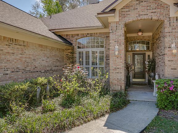 3rd image of 1843 Colonial Dr
