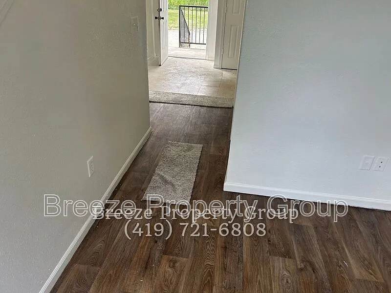 2 bed, 2.0 bath, 873 sqft, $875 — Photo 2
