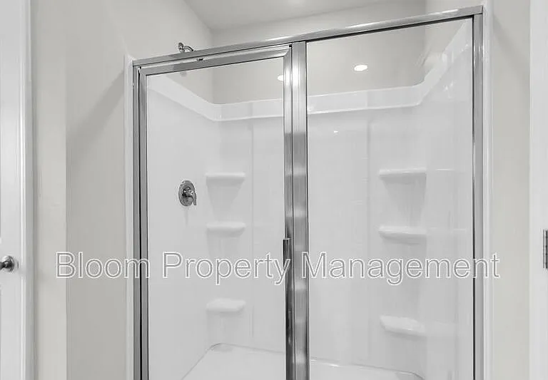 844 Lilyford Ln — Photo 32