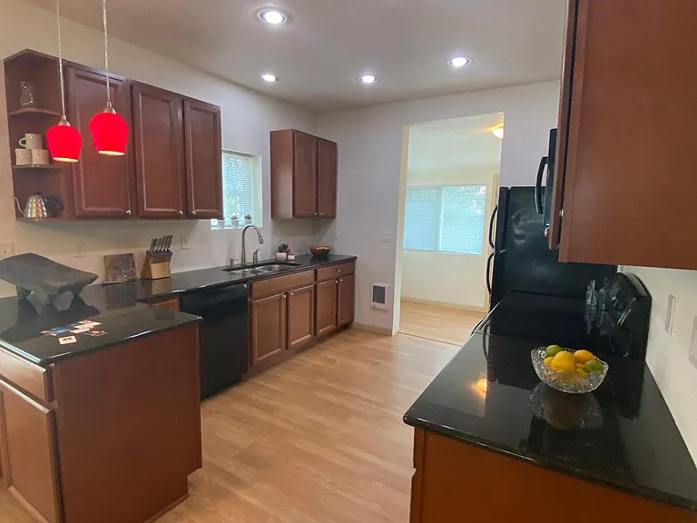 301 Edwards St — Photo 5