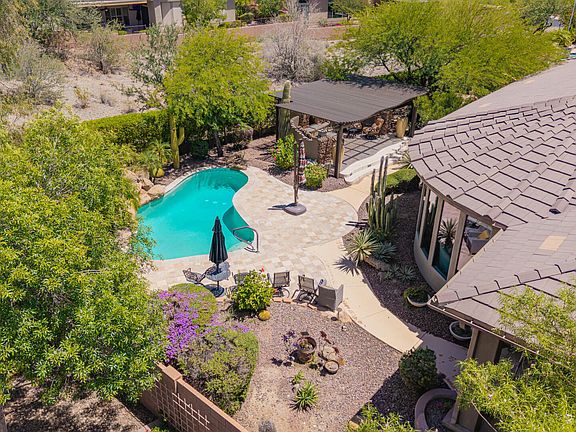 3rd image of 1807 W CAMARGO Court