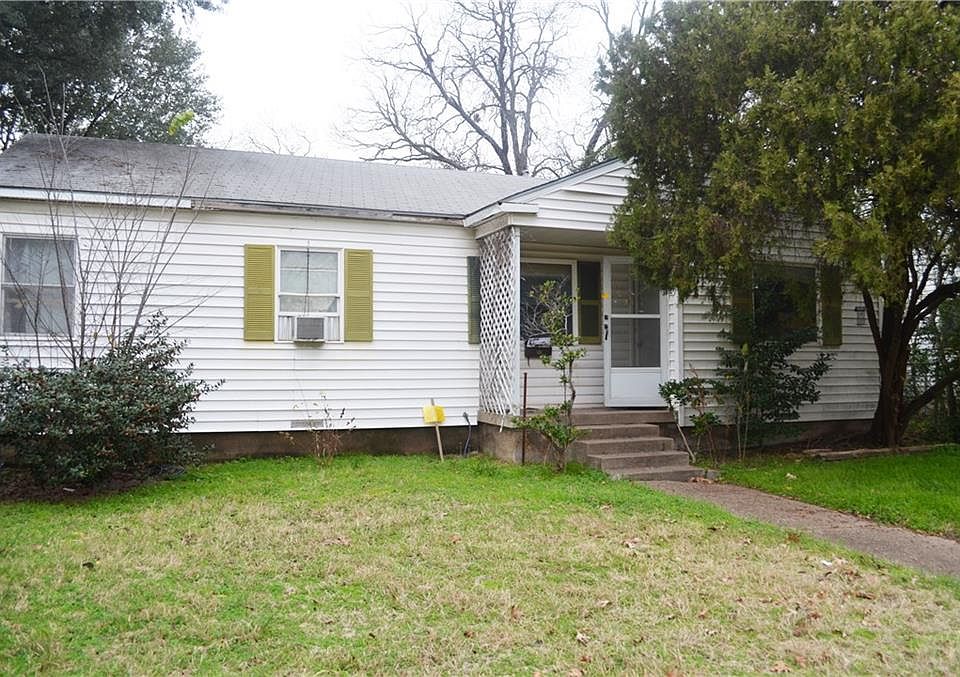 2nd image of 219 Nichols St