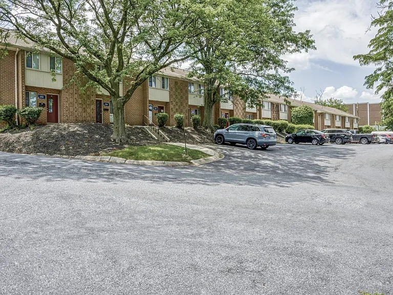 Capital Pointe Apartments — Photo 19