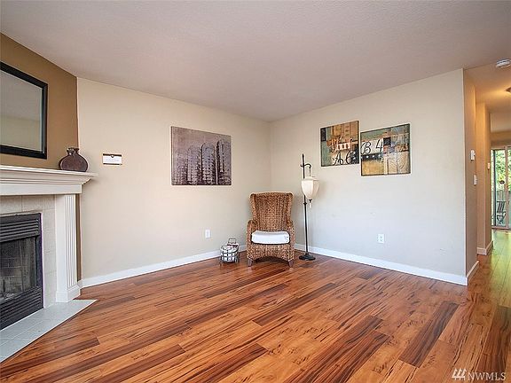 3rd image of 412 Center Rd APT E2