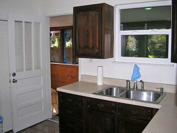 COLONIAL KITCHEN 1