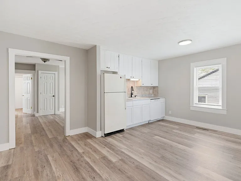 2154 E Cairo St — Photo 4