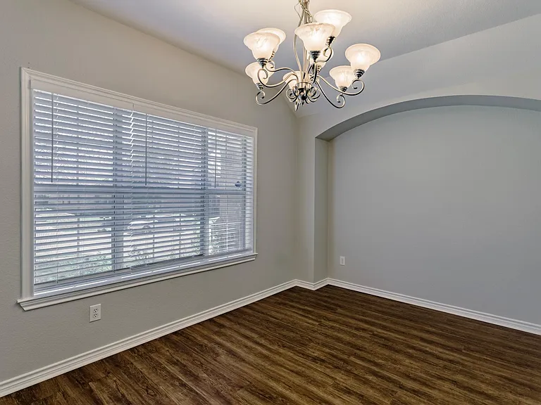 8915 Wild Rose Ln — Photo 5