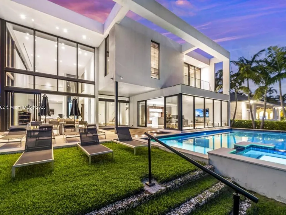 418 Sunset Dr