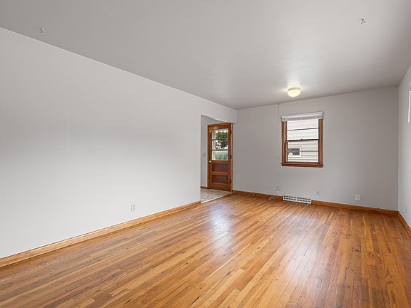 2nd image of 2117 Cruz Dr